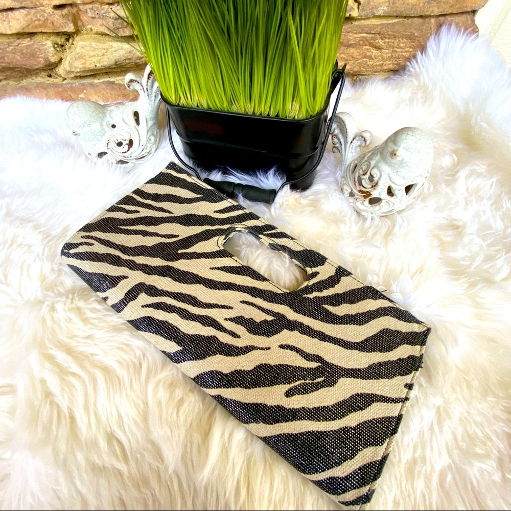 Zebra Clutch